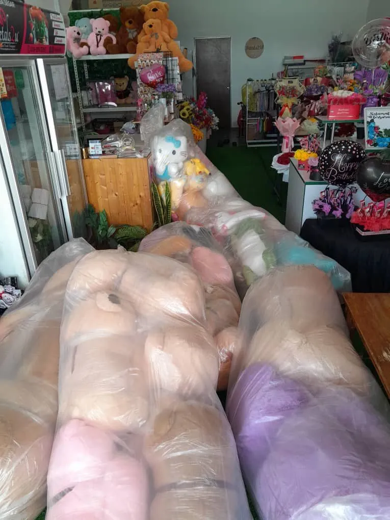 Teddy bears supplied to a florist and gift shop